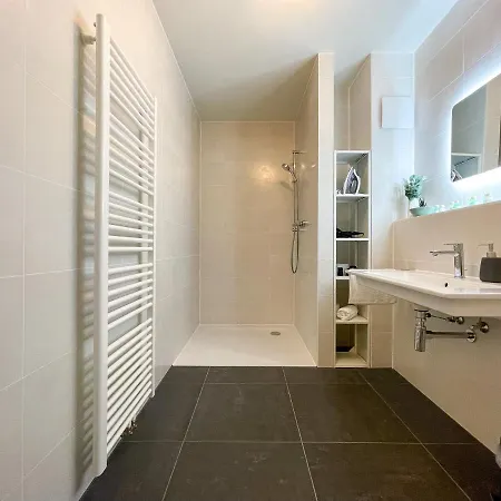 Appartement Uniqe- 6 Pers - Design - Fair - Sky-tv - Parking *
