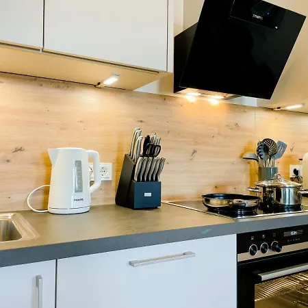 Uniqe- 6 Pers - Design - Fair - Sky-tv - Parking Appartement