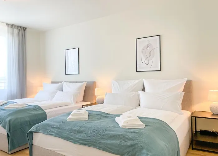 Uniqe- 6 Pers - Design - Fair - Sky-tv - Parking