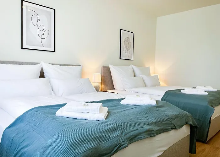 Uniqe- 6 Pers - Design - Fair - Sky-tv - Parking *